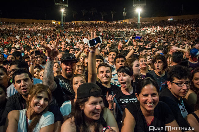 The Chula Vista Amphitheatre wild crowd